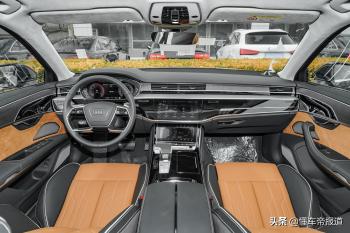 新车｜售价近200万，比新S级还多两缸？奥迪A8L V8到店  -图7