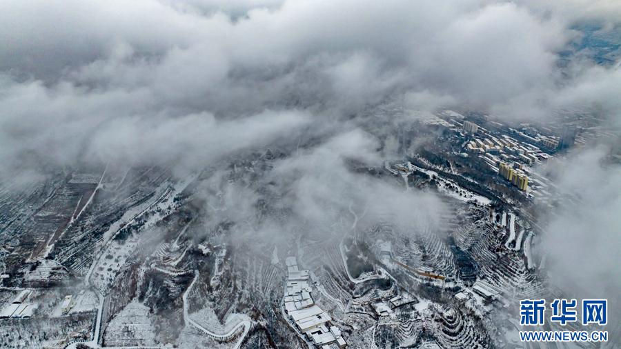 【央媒看青海】色彩绘风景丨雪落西宁  -图3