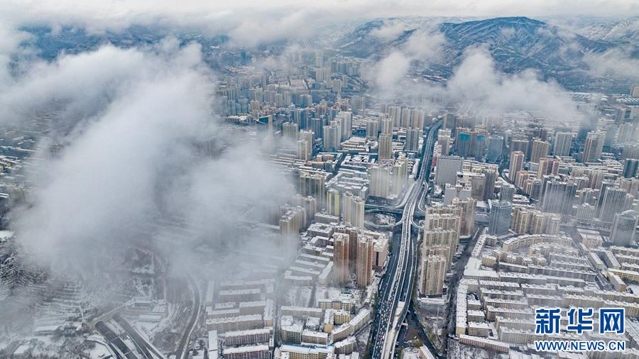 【央媒看青海】色彩绘风景丨雪落西宁  -图4