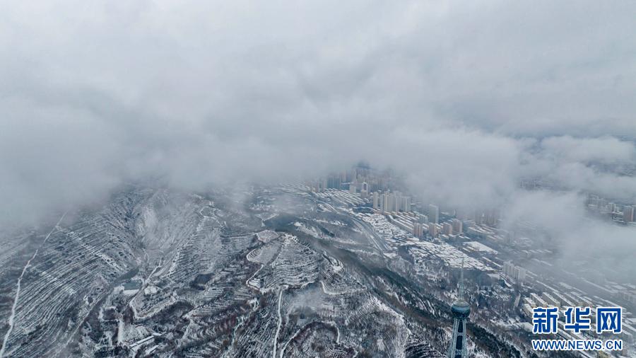 【央媒看青海】色彩绘风景丨雪落西宁  -图5